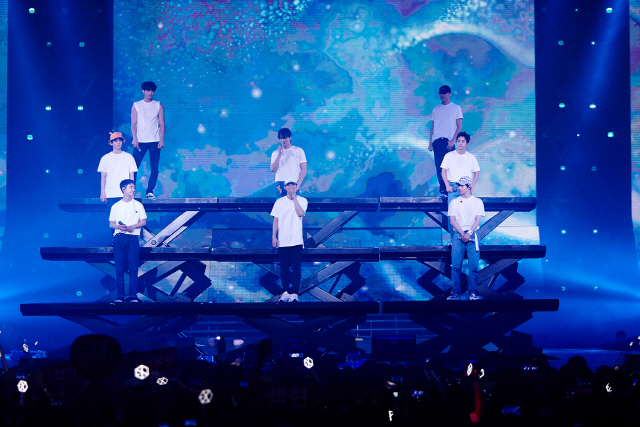 ‘K-POP  킹’ 엑소, 2만 관객과 함께 한 네 번째 단독 콘서트 투어..마카오 콘서트 성료
