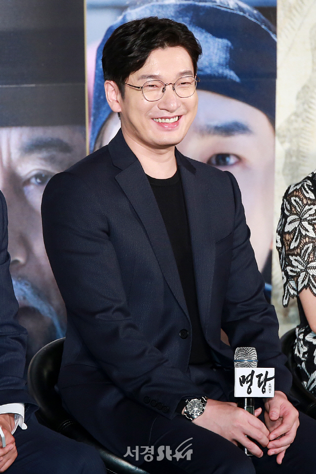 배우 조승우가 영화 ‘명당’ 제작보고회에 참석했다.