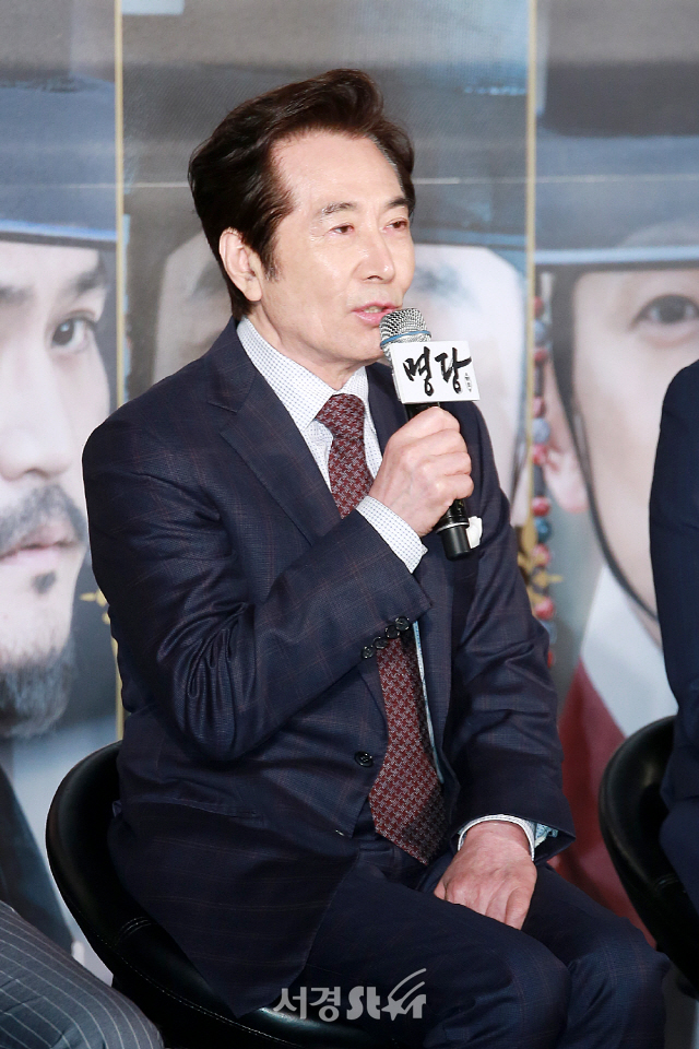 배우 백윤식이 영화 ‘명당’ 제작보고회에 참석했다.