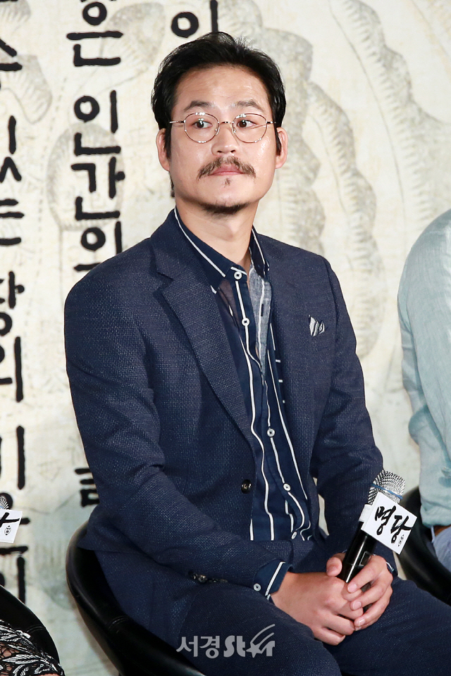 배우 김성균이 영화 ‘명당’ 제작보고회에 참석했다.