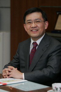 대표이사 물러난 권오현, 올해도 CEO 연봉킹