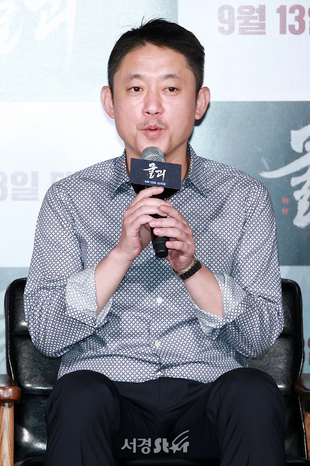 허종호 감독이 영화 ‘믈괴’ 제작보고회에 참석했다.