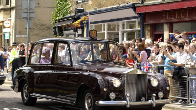 영국 여왕 엘리자베스 2세가 타던 의전차량 ‘1953년식 롤스로이스 팬텀VI’ /CNN 홈페이지 캡처