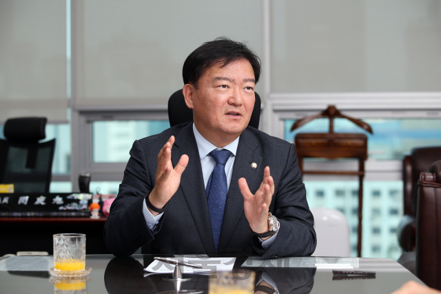 [보좌관들이 본 우리 의원] 민경욱 자유한국당 의원