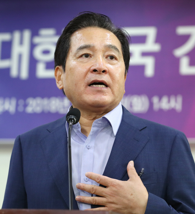 심재철 자유한국당 의원이 “박영수 특벽검사도 6억 6,400만원의 특활비를 사용했다”고 22일 밝혔다./연합뉴스