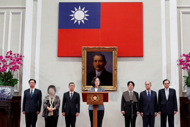 차이잉원(가운데) 대만 총통/타이페이=로이터연합뉴스