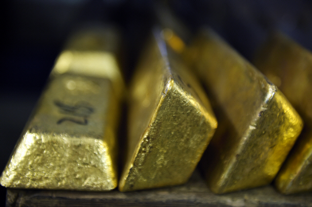 ‘안전자산’ 금값 5년만에 최장약세…추가 하락 가능성도