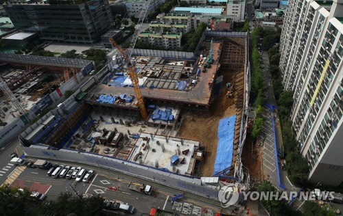 금천구 땅꺼짐 아파트 주민들 '서울에 비100㎜ 내린다는데, 못들어가'