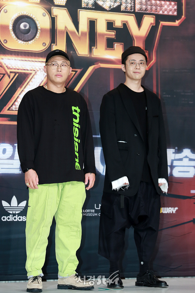 스윙스, 기리보이가 Mnet ‘쇼미더머니 트리플세븐(Show Me The Money777)‘ 제작발표회에 참석해 포토타임을 갖고 있다.