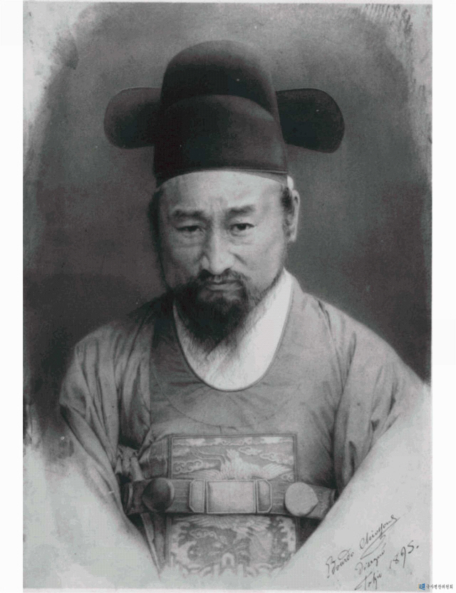 1895년에 찍은 어윤중 사진.