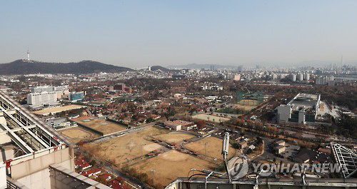 생태 공원 조성 공사에 들어간 용산 미군 기지 터./연합뉴스