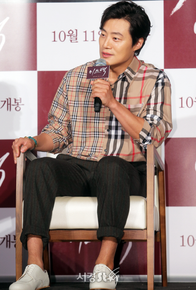 배우 이희준이 11일 오전 서울 광진구 롯데시네마 건대입구에서 열린 영화 ‘미쓰백’ 제작보고회에 참석하고 있다.