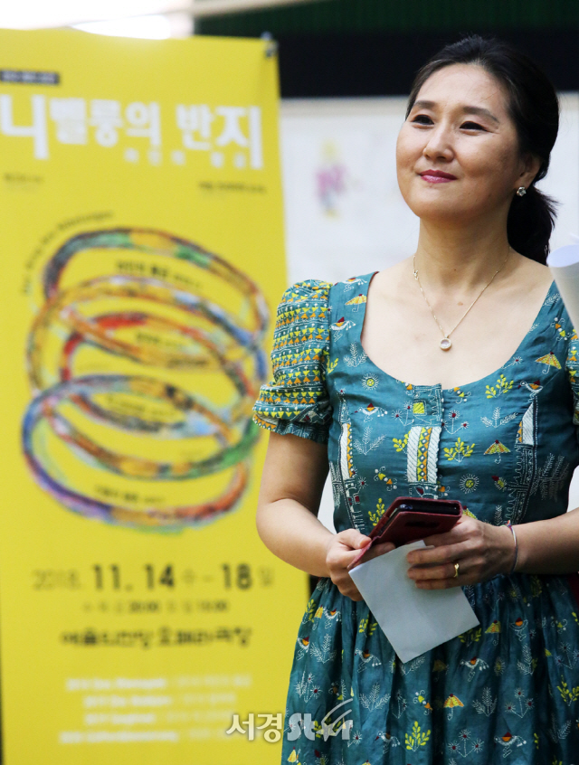 에스더 리 단장이 12일 오전 서울 중구 남산창작센터에서 열린 ‘니벨룽의 반지-라인의 황금’ 프레스리허설에서 참석하고 있다.