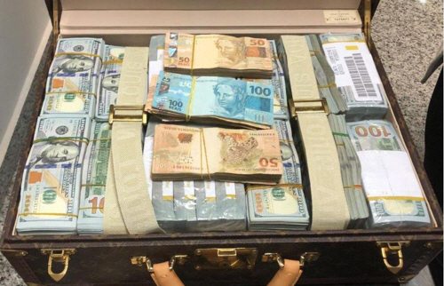 적도기니 부통령, 179억원어치 현금·보석 숨겨 브라질 입국하다 발각