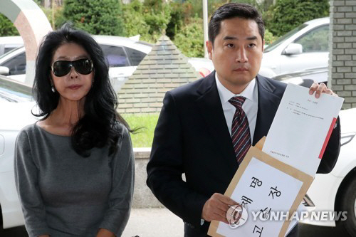 김부선, 이재명 검찰에 고소 '권력에 방해된다고 허언증 환자 만들어'