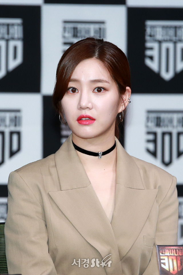 배우 이유비가 MBC 새 예능 ‘진짜사나이300’ 제작발표회에 참석했다.