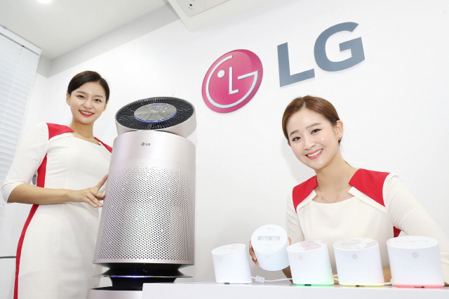 LG전자의 공기 질 관리 스마트기기 ‘LG 센서허브’. /사진제공=LG전자