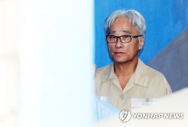 '성추행 아니고 연기지도' 이윤택 '징역 6년 무겁다' 항소