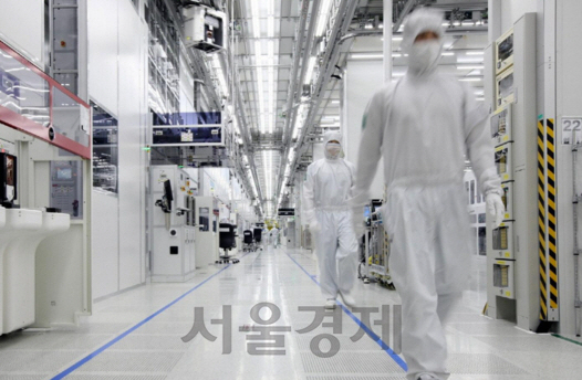 삼성전자의 반도체 생산라인 모습, /서울경제DB
