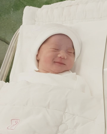 안소미, 생후 3일 딸 최초 공개 '서운할 정도로 아빠 붕어빵'