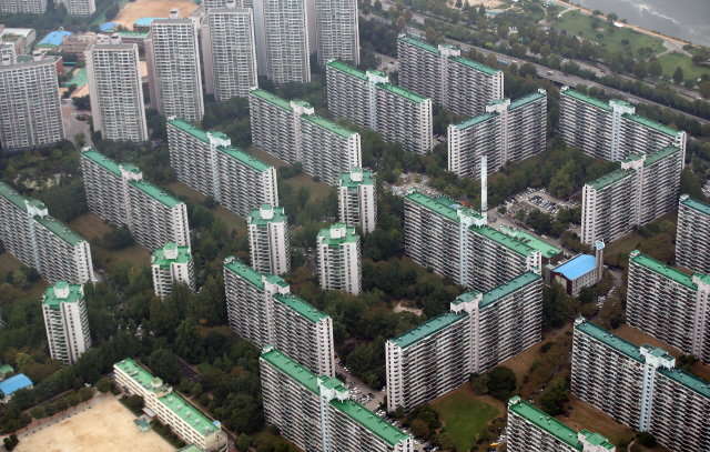 서울 송파구 롯데월드타워 서울스카이에서 바라본 송파구 일대 아파트 단지 모습 /연합뉴스