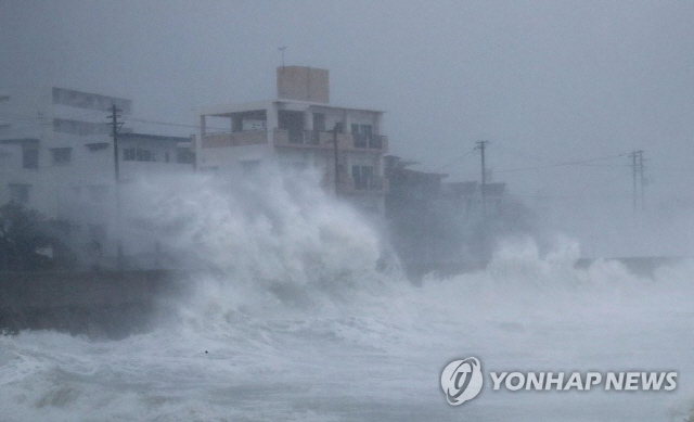 중형급 태풍 ‘콩레이’ 북상에 제주 초긴장..재난 안전대책 비상