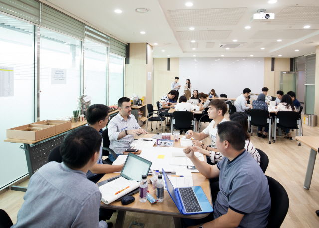 중앙대 MBA는 글로벌 경영인 육성을 위한 ‘글로벌 MBA’와 직장인들의 경쟁력 향상을 위한 ‘CAU 리더 MBA’를 운영한다. /사진제공=중앙대