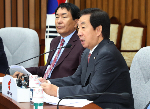 자유한국당 김성태 원내대표가 5일 오전 국회에서 열린 원내대책회의에서 발언하고 있다. /연합뉴스