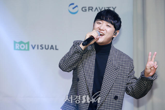 바이브(VIBE) 류재현, '노래부르다 포토타임' (쇼케이스)