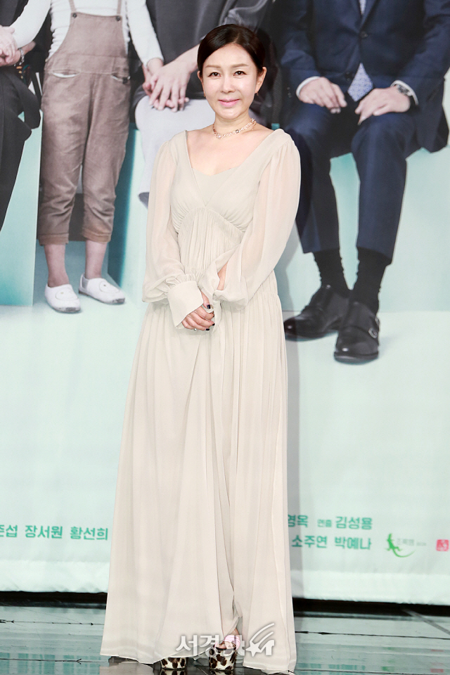 배우 박준금이 MBC 새 주말드라마 ‘내사랑 치유기’ 제작발표회에 참석해 포토타임을 갖고 있다.