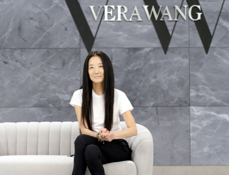 세계적 디자이너 베라 왕 '트렌디한 한국 여성들 '패션관' 알고 싶어'