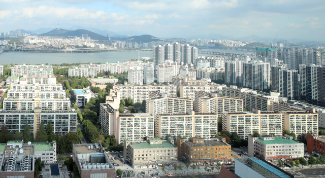 한국주택금융공사의 서민 주거지원사업이 아파트 거주자에게 쏠려 있는 것으로 나타났다./연합뉴스