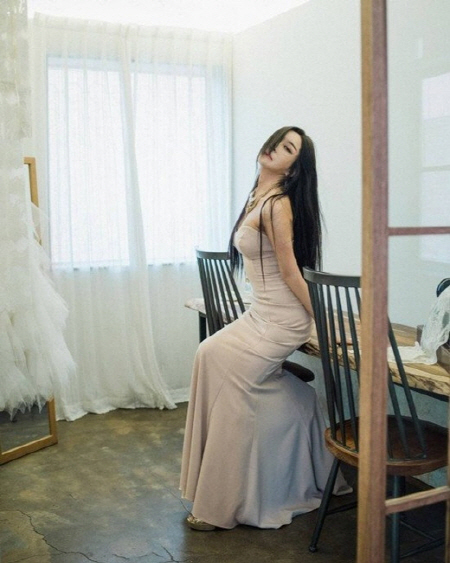 '여전한 완벽 몸매'…하리수, 누드톤 밀착 드레스 자태