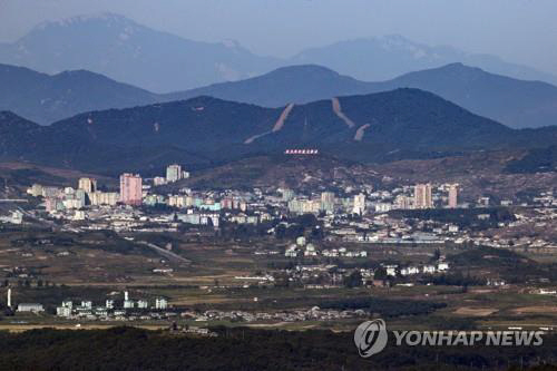 정부가 이르면 다음주 개성공단 기업인 156명 방북을 추진할 계획을 밝혔다./연합뉴스