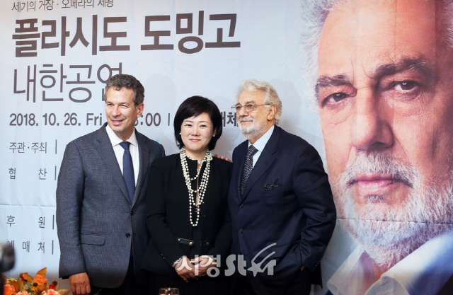 스페인 태생 성악가 플라시도 도밍고(Placido Domingo), 소프라노 임영인, 지휘자 유진 콘이 24일 오후 서울 송파구 잠실 롯데호텔에서 열린 플라시도 도밍고 내한공연 기자간담회에 참석하고 있다. /사진=양문숙 기자