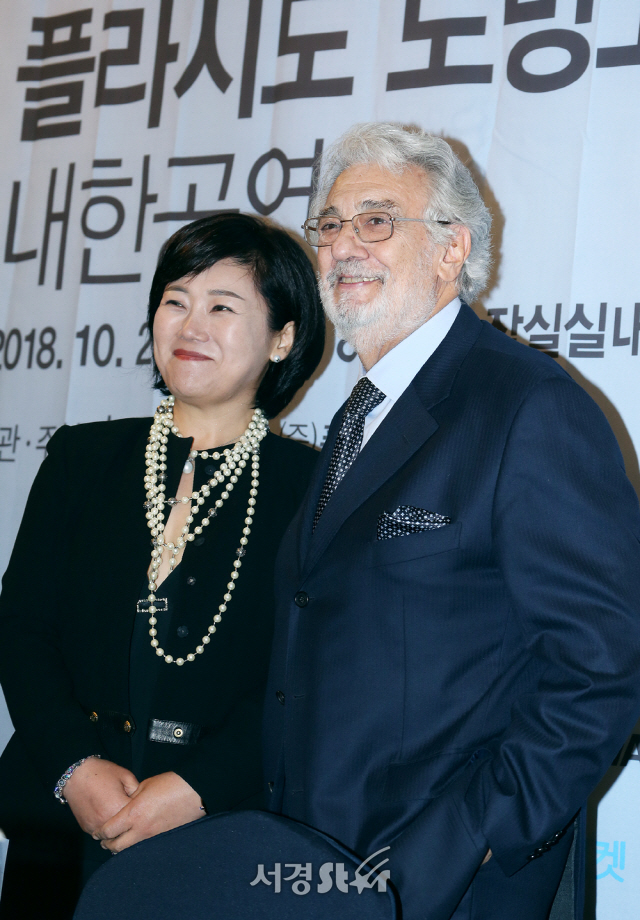 스페인 태생 성악가 플라시도 도밍고(Placido Domingo), 소프라노 임영인이 24일 오후 서울 송파구 잠실 롯데호텔에서 열린 플라시도 도밍고 내한공연 기자간담회에 참석하고 있다. /사진=양문숙 기자