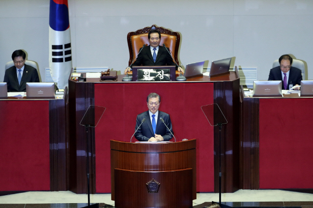 문재인 대통령이 지난해 11월 1일 국회에서 예산안 시정연설을 하고 있다. /사진제공=청와대