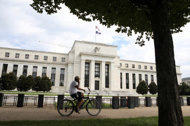 美연준, 은행 자본·유동성 규제 완화 추진…“파월 의장도 지지”
