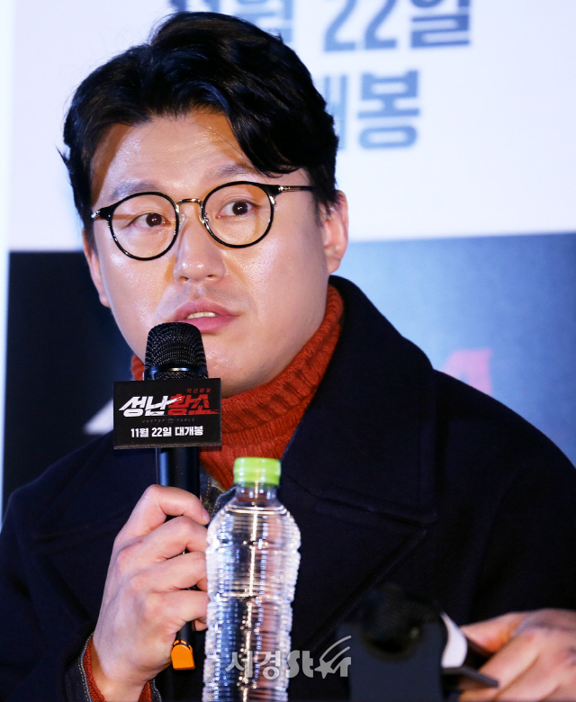 배우 김민재가 8일 오후 서울 중구 메가박스 동대문에서 열린 영화 ‘성난황소‘ 언론시사회에 참석하고 있다.