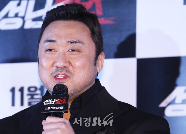 배우 마동석이 8일 오후 서울 중구 메가박스 동대문에서 열린 영화 ‘성난황소‘ 언론시사회에 참석하고 있다.