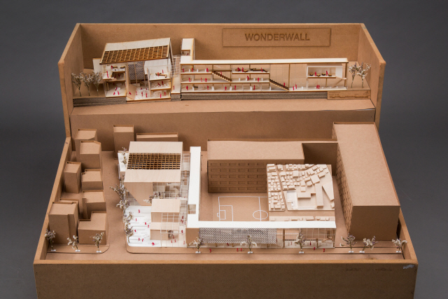 2018한국건축문화대상 계획부문 최우상을 수상한 ‘원더월 : 학교담장 너머, 플랫폼’ 모형 / 사진=대한건축사협회 제공