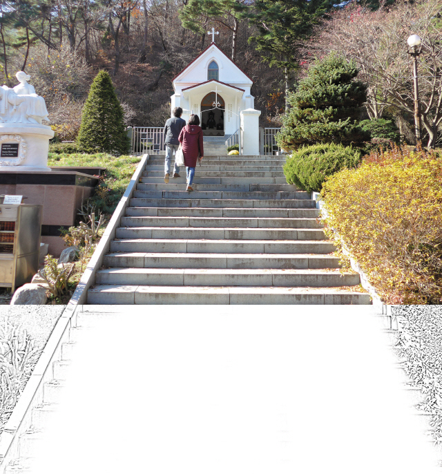 고(故) 김대건 신부의 묘가 있는 미리내 성지의 경당.