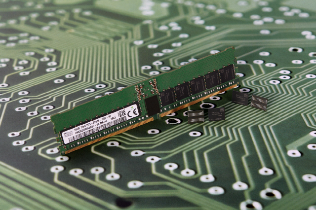 SK하이닉스도 DDR5 D램 개발…기술격차 더 벌린다