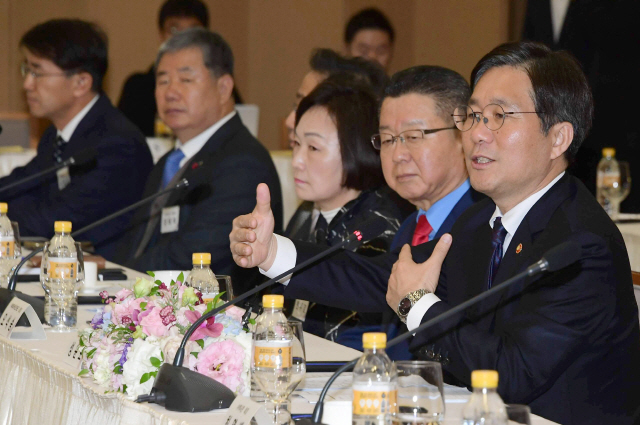 성윤모 산업부 장관이 21일 무역업계 간담회에서 모두 발언을 하고 있다./ 이호재기자.