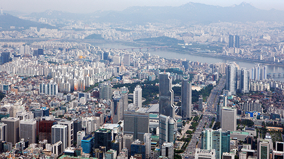 지방서 번 돈 서울·경기서 빨아들인다