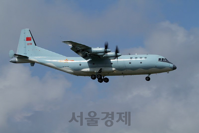 26일 한국방공식별구역에 진입한 Y-9 정찰기의 원형인 Y-9 수송기. 미국 C-130 수송기와 비슷한 크기로 성능도 유사한 것으로 알려졌다.