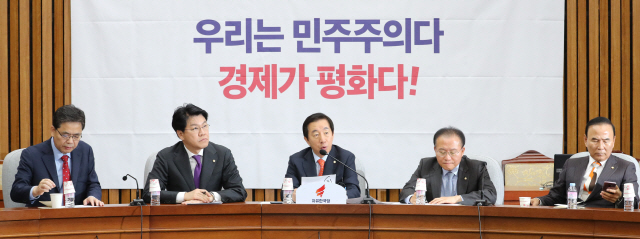 김성태 '민주당, 집안싸움 적당히 하고 국정 운영 집중하라'