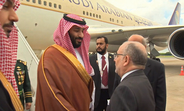 G20 참석 사우디 왕세자 아르헨티나 도착...손 맞잡을 정상은 누구?