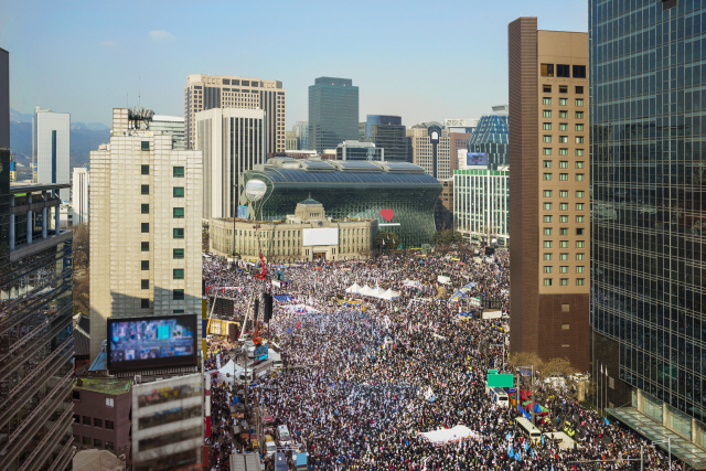서울지방경찰청은 토요일인 12월 1일 여의도와 서울역에서 대규모 집회가 열릴 예정이어서 교통이 매우 혼잡할 전망이라고 30일 밝혔다. 사진은 본 기사와 무관./사진=이미지투데이