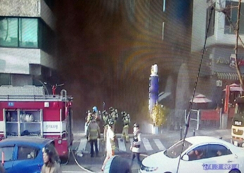 수원 골든프라자 화재, 지하 PC방에서 시작된 듯…인명피해 확인안돼